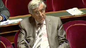 Jean-Pierre Chevènement face à Eric Besson au Sénat : "votre politique aiguise les faux débats entre la gauche et la droite en favorisant tous les extrêmes"