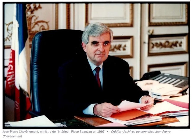 Série d'entretiens sur France Culture (audio et transcription) : 4/ "Le miraculé de la République" Série d'entretiens sur France Culture (audio et transcription) : 4/ "Le miraculé de la République"