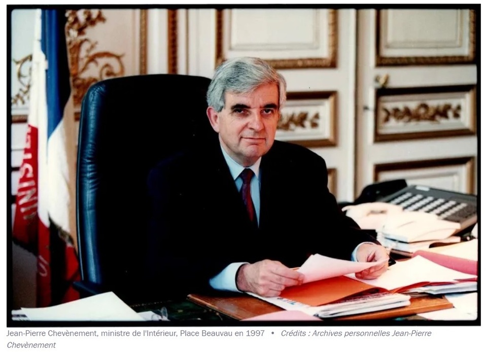 Série d'entretiens sur France Culture (audio et transcription) : 4/ "Le miraculé de la République" Série d'entretiens sur France Culture (audio et transcription) : 4/ "Le miraculé de la République"