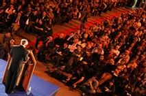 Jean-Pierre Chevènement lors de son premier meeting de campagne au gymnase Japy, le 28 novembre 2006 (photo : Thierry Birrer)