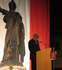 Jean-Pierre Chevènement devant Marianne