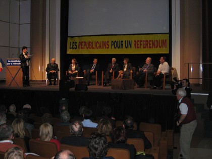 Les photos du rassemblement national pour un référendum sur le projet de «constitution européenne bis»